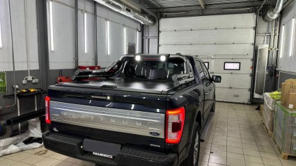 mekhanicheskaya-rolleta-na-kuzov-ford-f-150 (4)